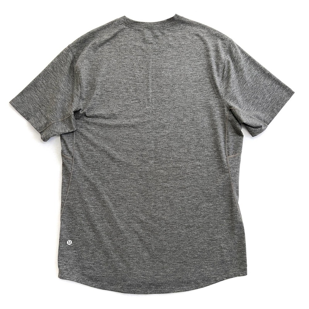 Lululemon Men’s Heathered Gray Short Sleeve Shirt Size L - Picture 2 of 5